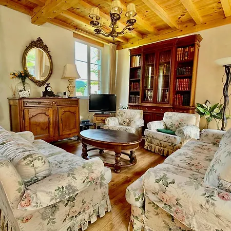 Feriehus Le Castel D'airial -